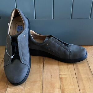 Samuel Hubbard Gore-Lace Slip-ons - NWOT